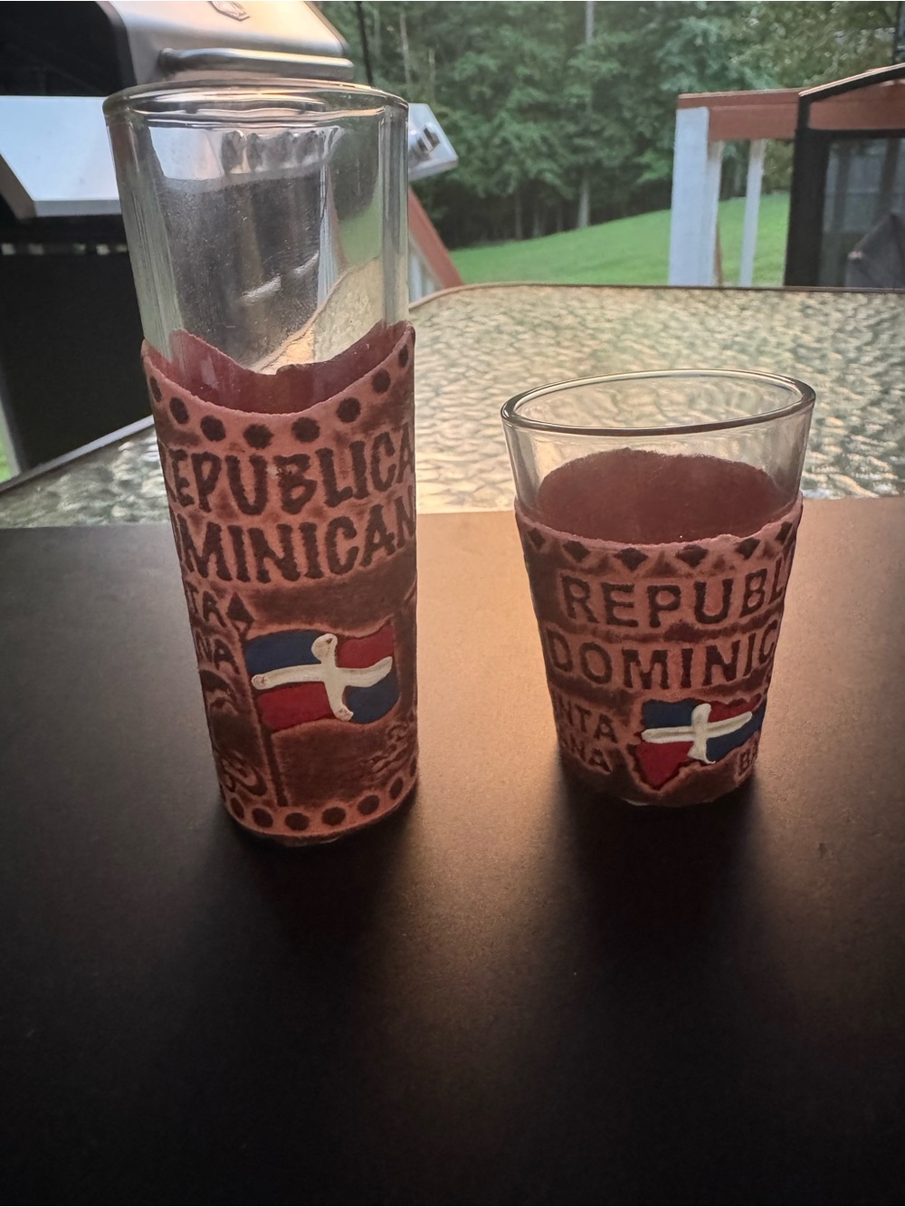 Dominican Republic Ceramic-Wrapped Glasses Set - Brown and Red